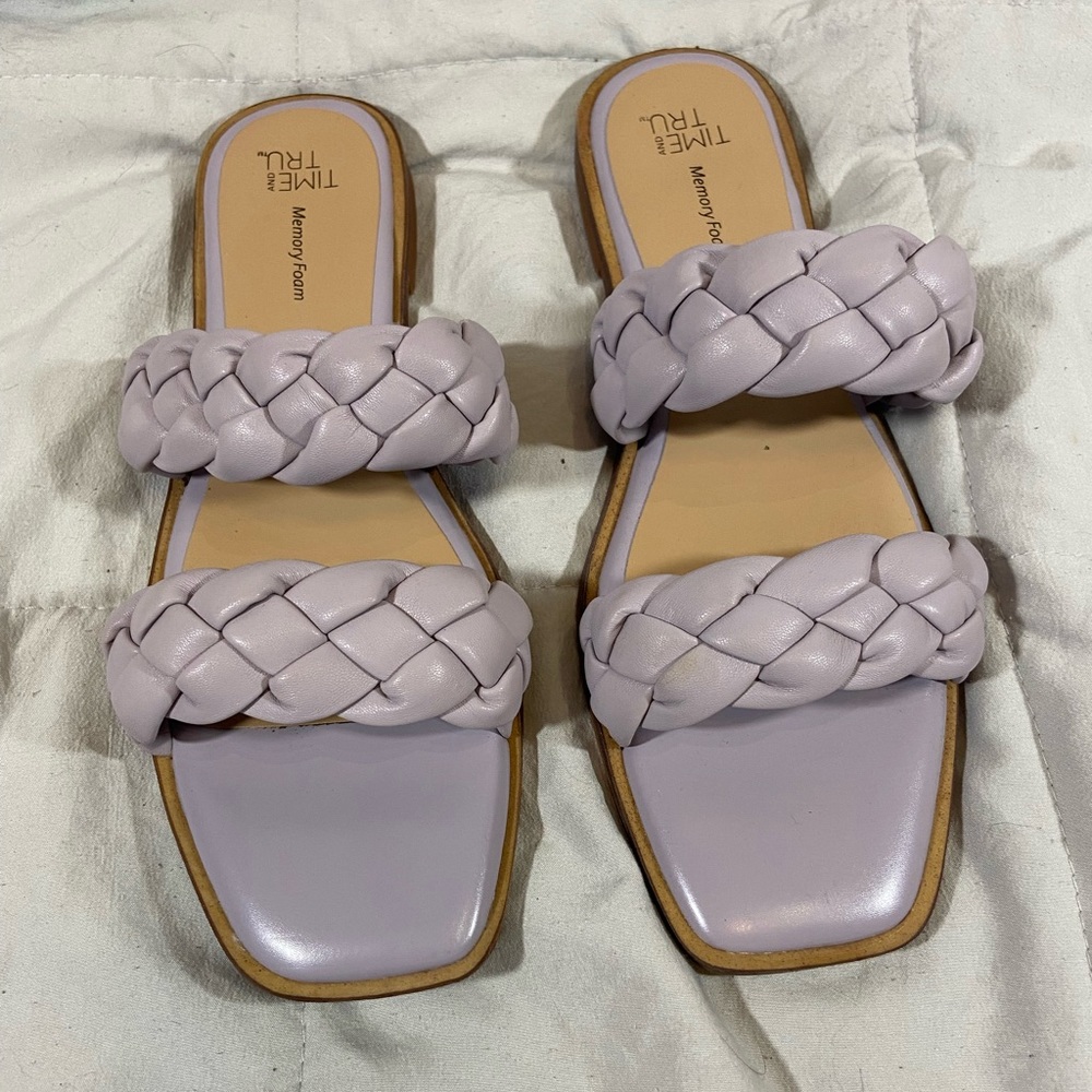Lilac sandals